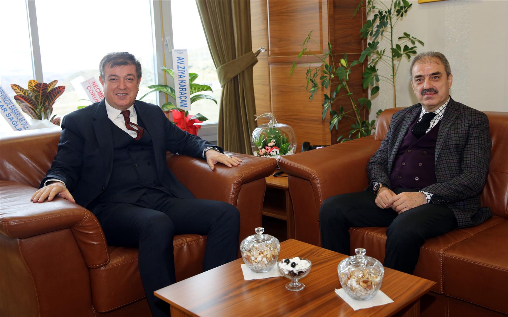 Belediye Başkanı İrfan Dinç Rektörümüz Prof. Dr. Hasan Ayrancı’yı Ziyaret Etti