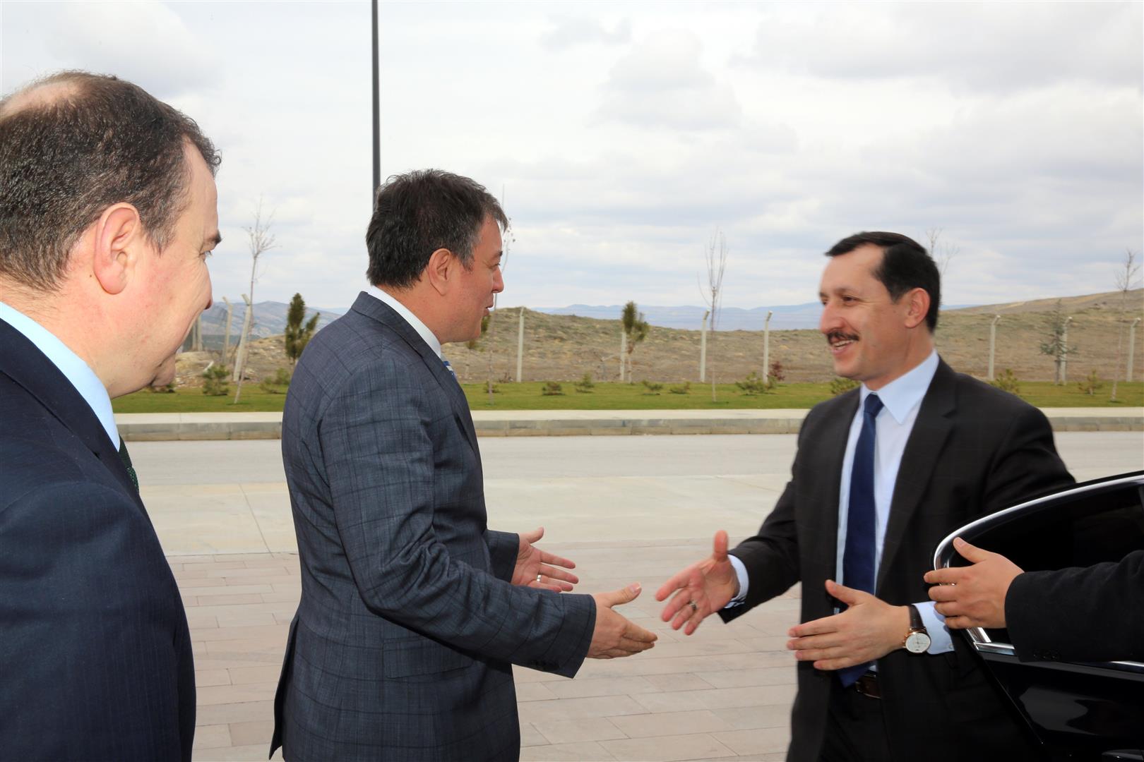 61. Hükümet Başbakan Yardımcısı ve Ankara Milletvekili Emrullah İşler Rektörümüzü Ziyaret Etti