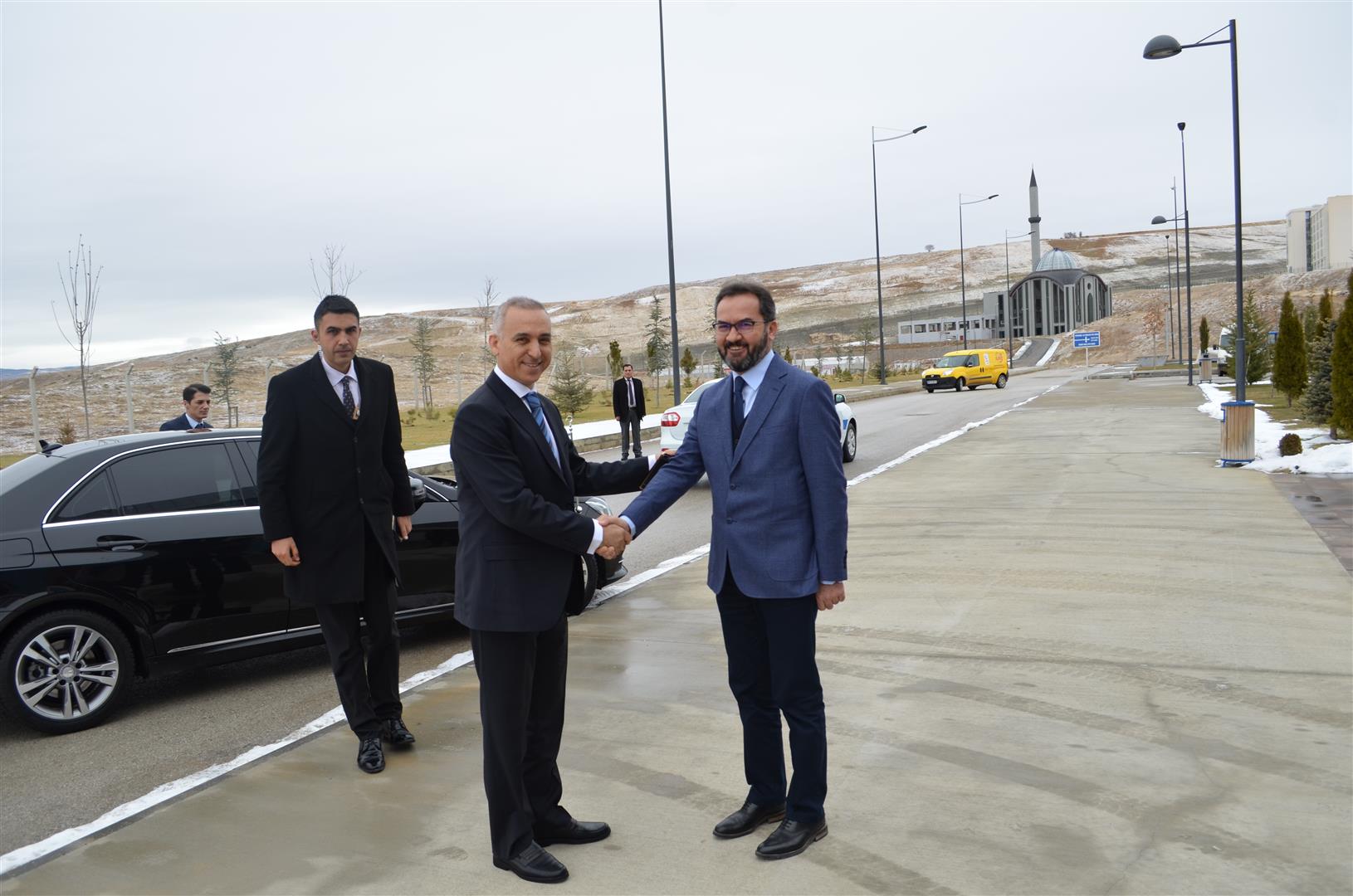 Vali Köse’den Rektör Aydınlı’ya Ziyaret