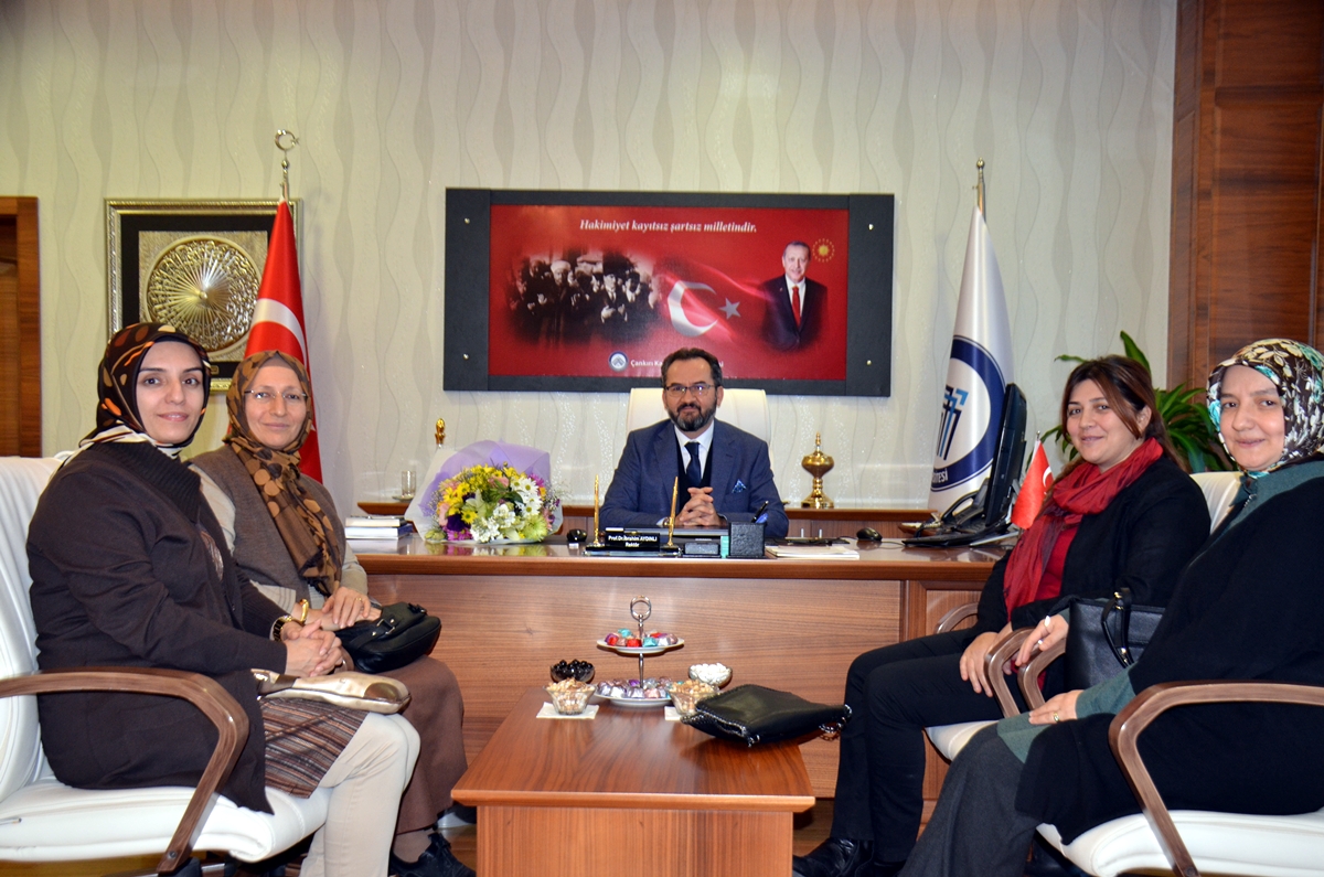 Memur Sen Kadın Kolları Başkanı Mehtap Meydaneri Rektör Aydınlı’yı Ziyaret Etti