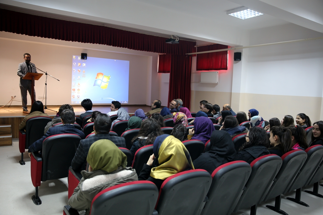 Rektör Aydınlı Çankırı T.O. B. B Fen Lisesini Ziyaret Etti