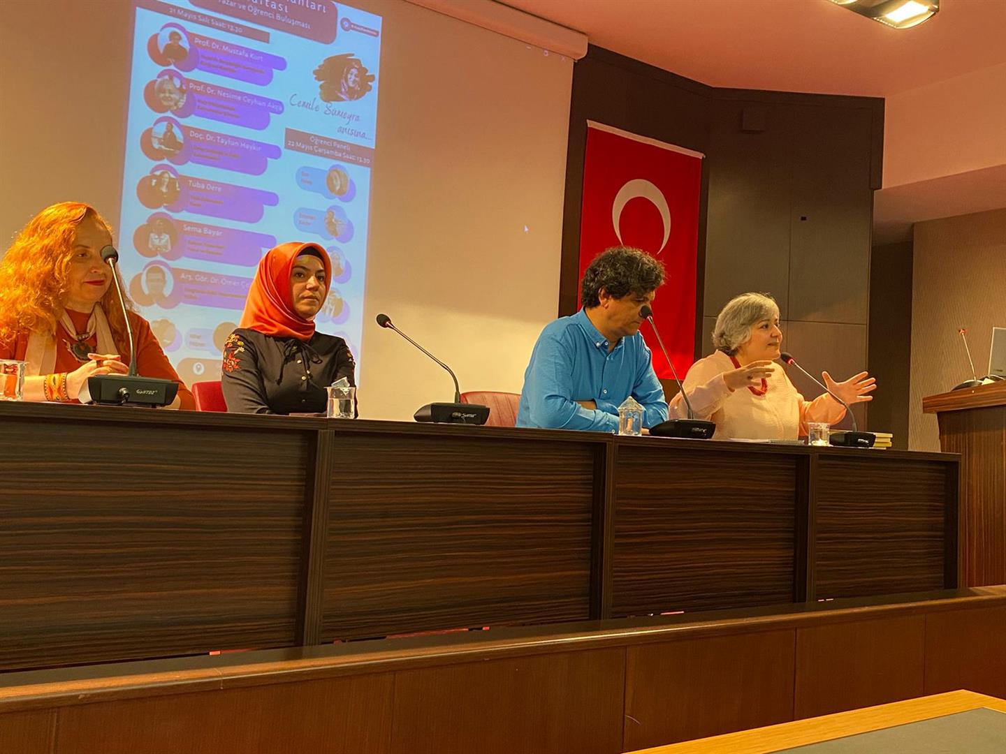 Harp Hikâyelerinde Kahramanlar Dünyası