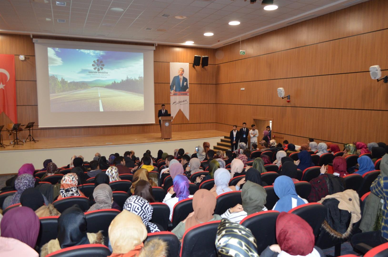 Kur`an-ı Kerim Bağlamında Ailevi Problemlere Çözümler Konferansı Gerçekleştirildi