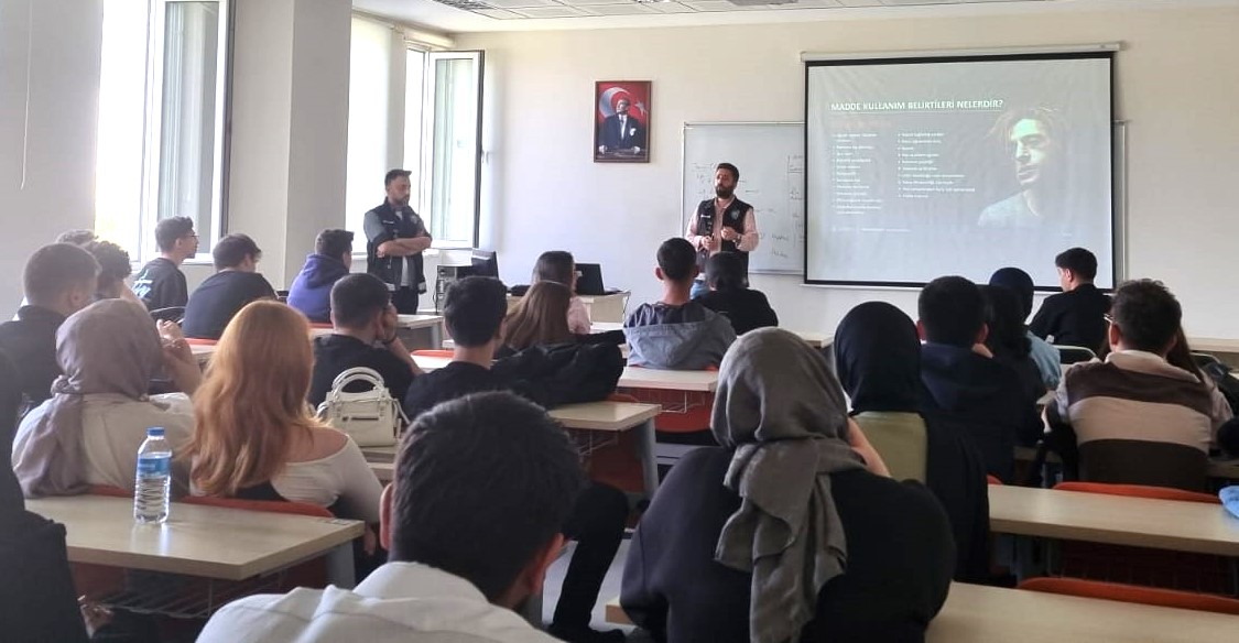 Mühendislik Fakültemizde Uyuşturucu Bağımlılığına Karşı Farkındalık Semineri Düzenlendi