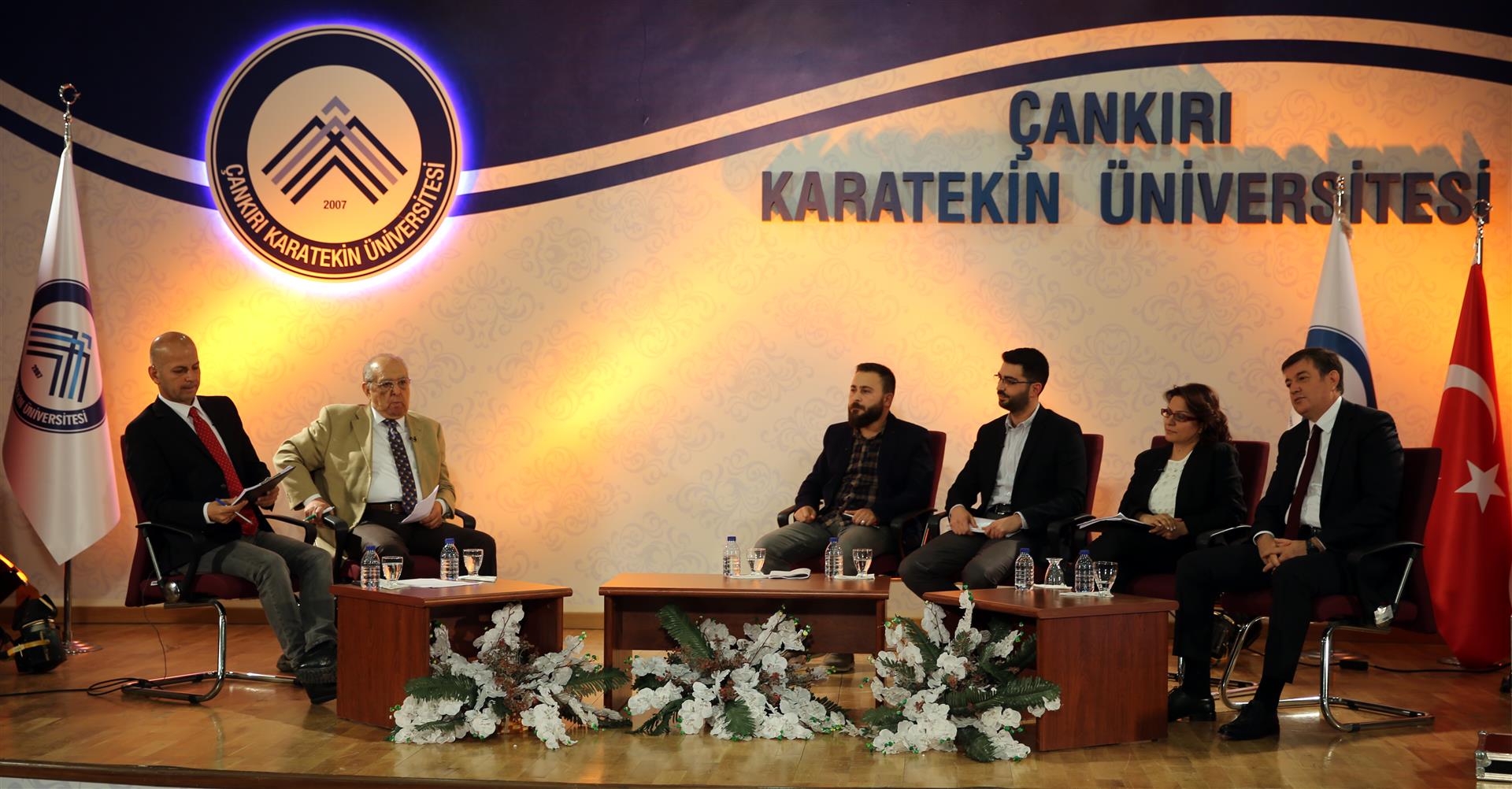 Kanal A TV Üniversitemizden Canlı Yayın Yaptı (Katar Krizi Değerlendirildi)