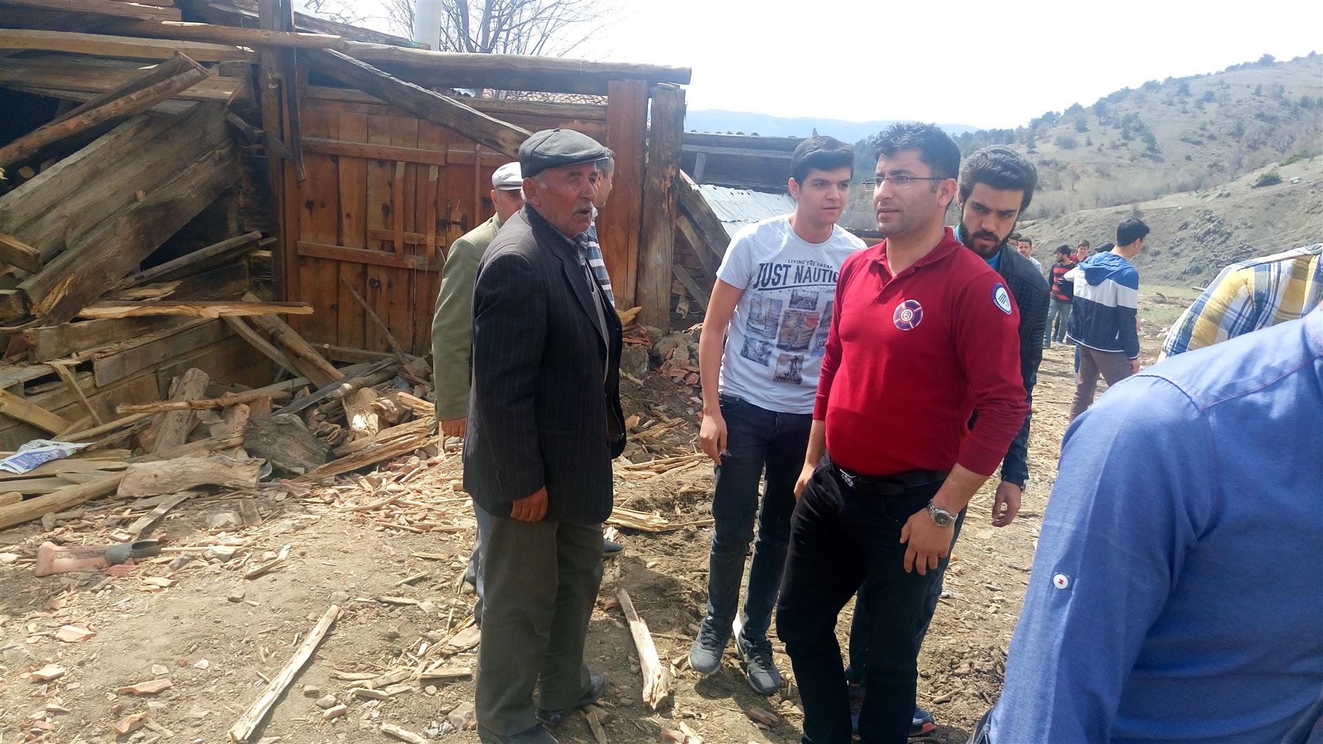 Üniversitemiz Kamuya Açık Gönüllü İtfaiyecilik Eğitimine Başladı