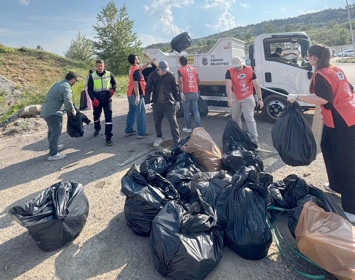  ÇAKÜ Ekoloji Topluluğundan Dünya Çevre Günü`ne Anlamlı Etkinlik