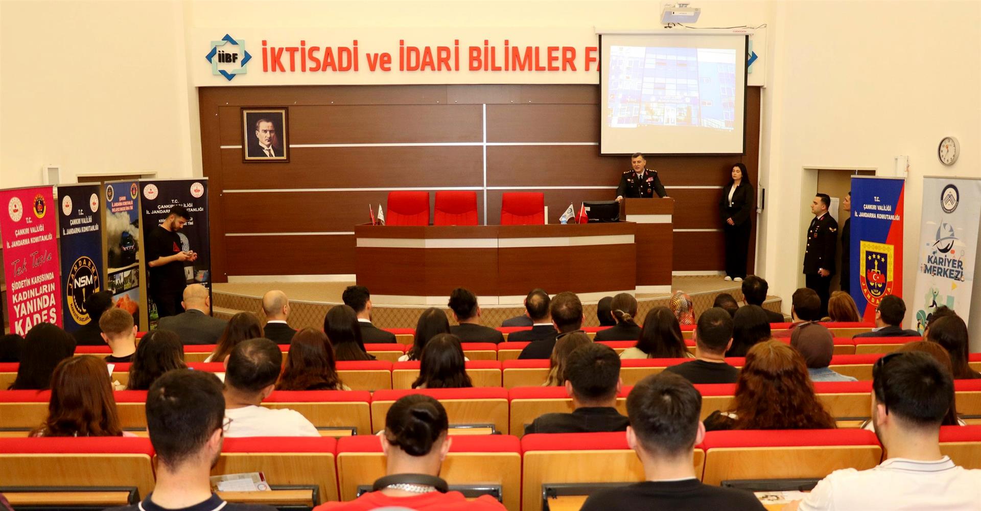 ÇAKÜ’de Güvenlik Yönetimi Konferansı Gerçekleştirildi